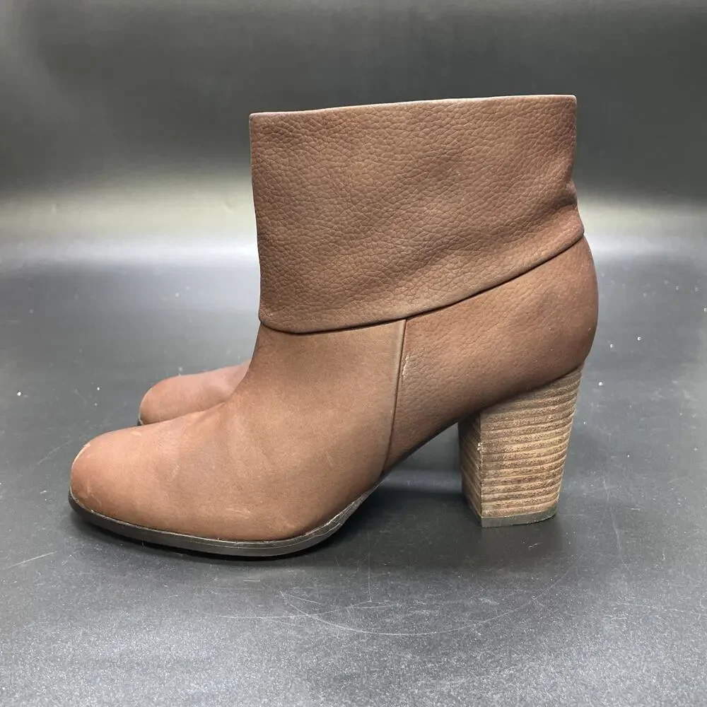 Cole Haan Womens 6.5 B Brown Pebbled Leather Ankle Boots Block Heel Zip (READ)